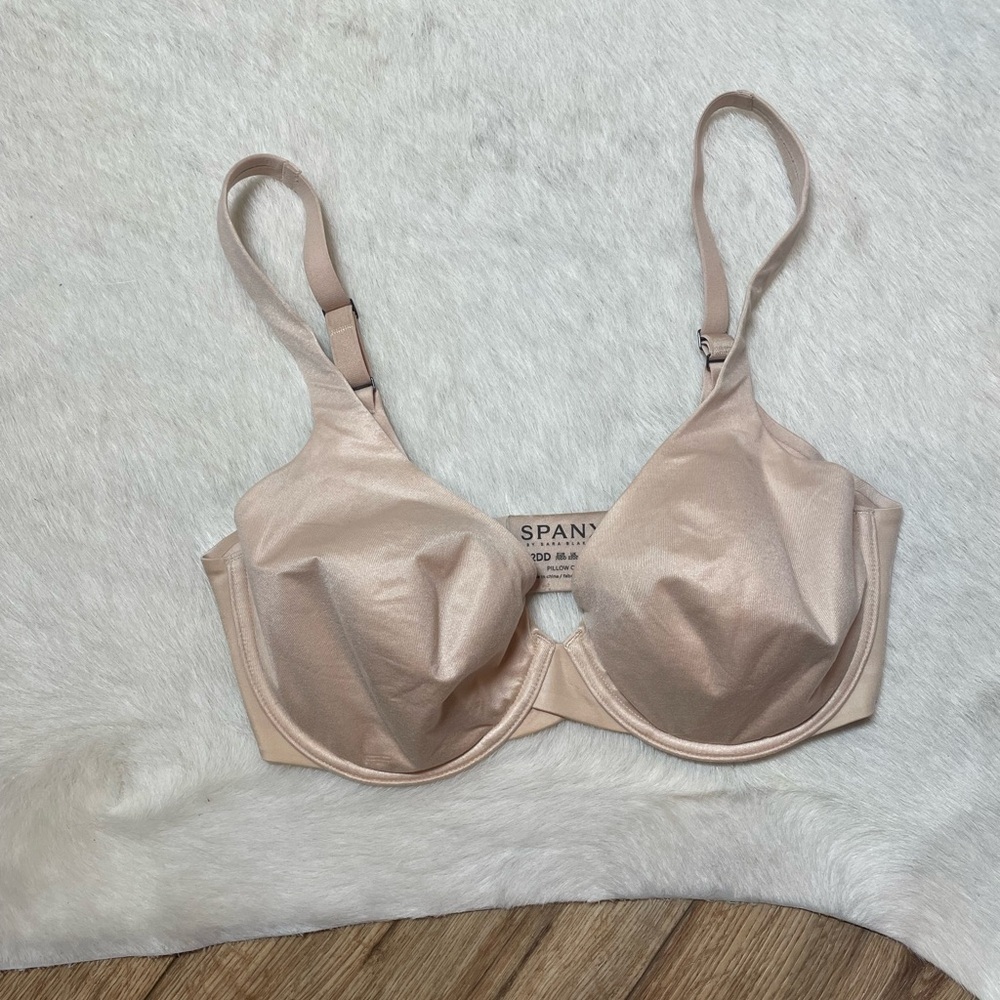 Spanx Pillow Cup Signature T-Shirt Bra - Picture 4 of 12